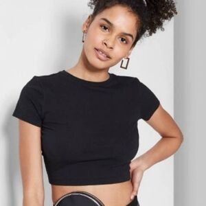 Wild Fable Women's Black Short Sleeve Cropped Top Crew Neck T-Shirt Medium